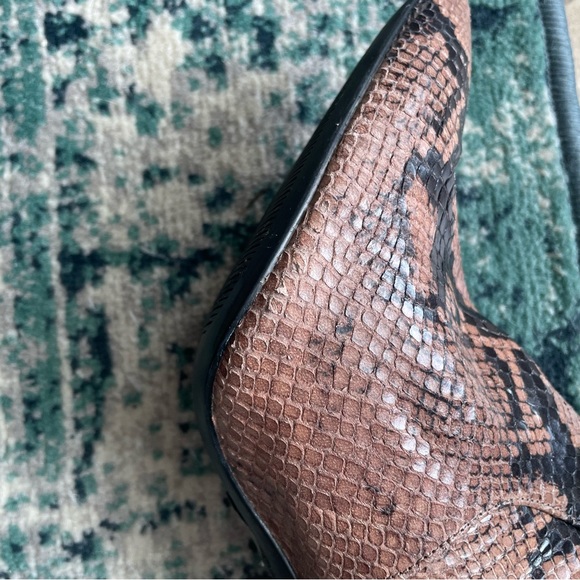 Fierce! Stuart Weitzman Melena Snakeskin-Embossed Leather Ankle Boots Size 9.5 - Picture 7 of 8